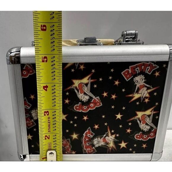⚡️SPRING CLEAN SALE⚡️ rare betty boop holographic metal bag with strap - Picture 7 of 9